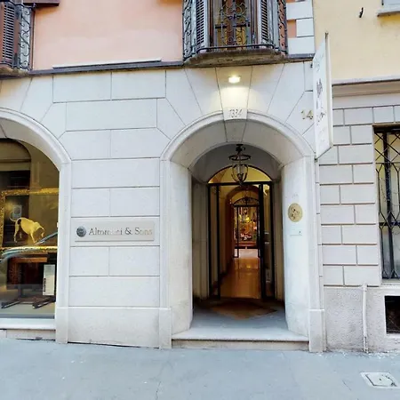 Hemeras Boutique Homes - Design Flat In Fashion District * Милан