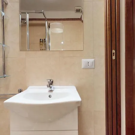 Апартаменты Hemeras Boutique Homes - Design Flat In Fashion District