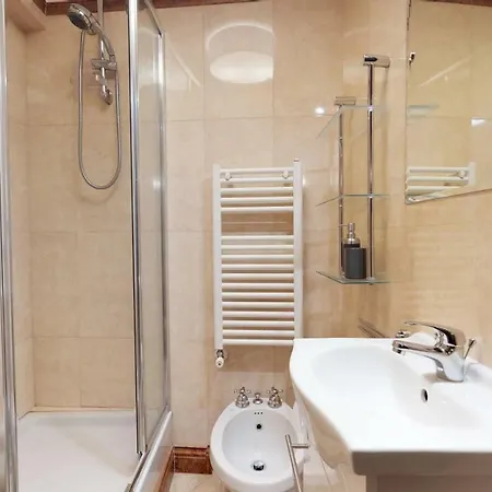 Hemeras Boutique Homes - Design Flat In Fashion District Apartment *